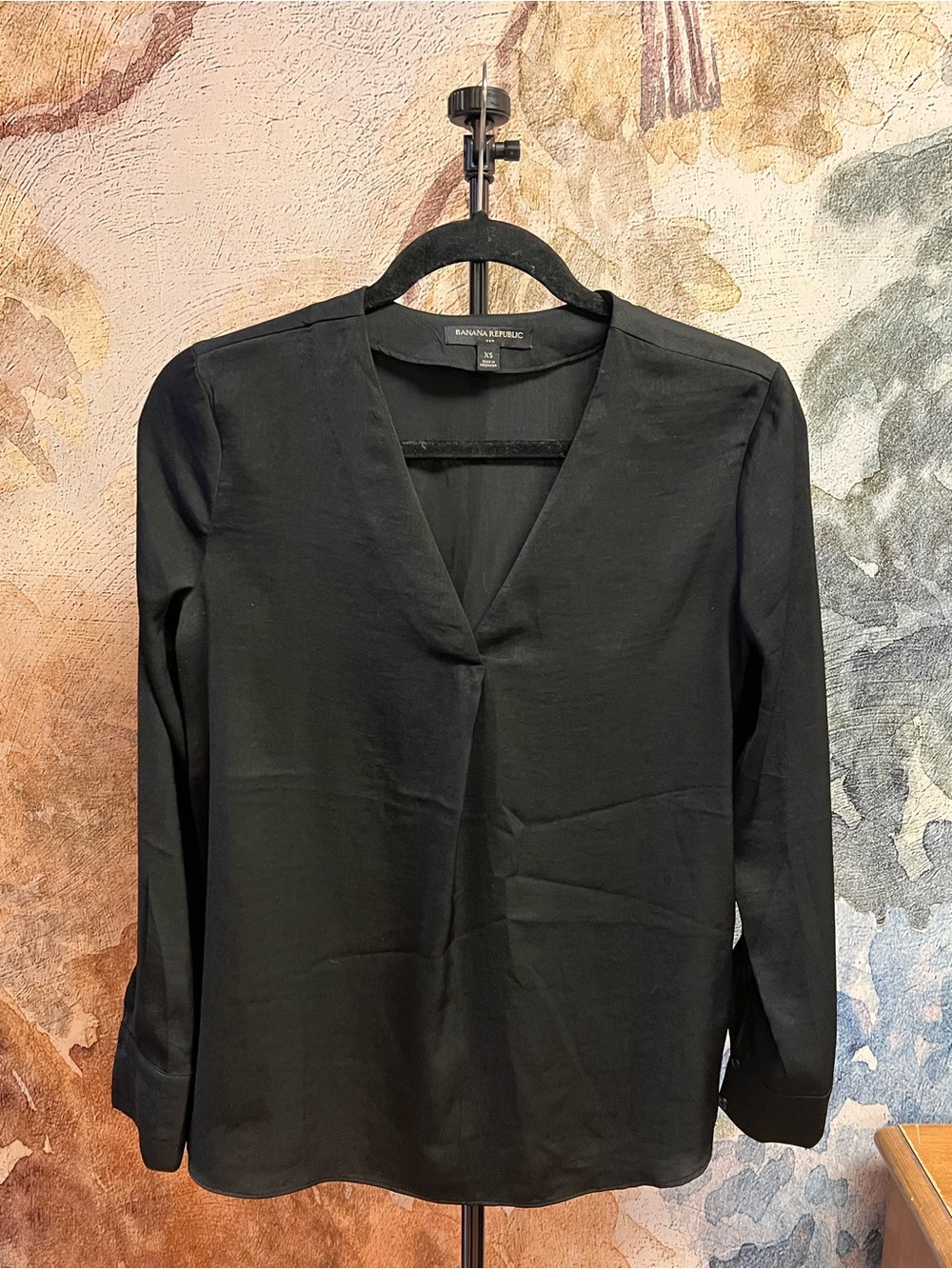 Banana Republic Black V-Neck Long Sleeve Blouse